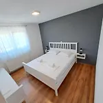 Сasa de vacaciones House Meri