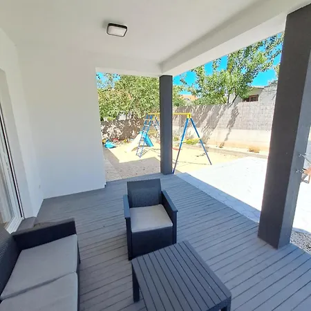 House Meri * Pakoštane